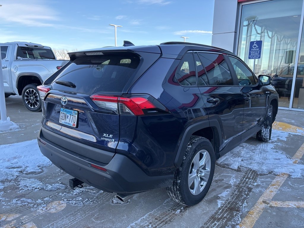 Used 2021 Toyota RAV4 XLE w/ Convenience Package image 11
