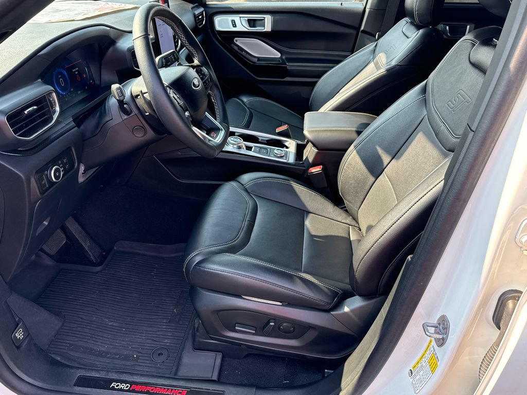 New 2024 Ford Explorer ST w/ Equipment Group 401A AWD/4WD image 9