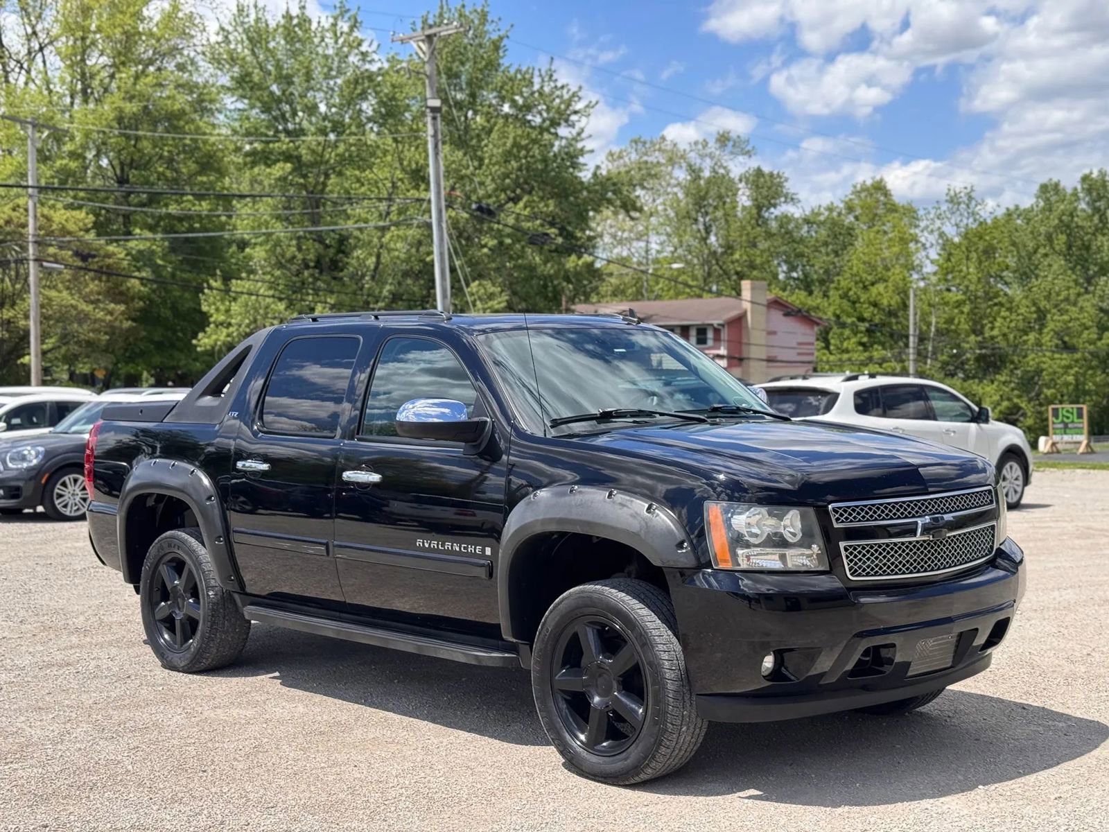 Used 2007 Chevrolet Avalanche LTZ w/ LTZ Preferred Equipment Group AWD/4WD image 5