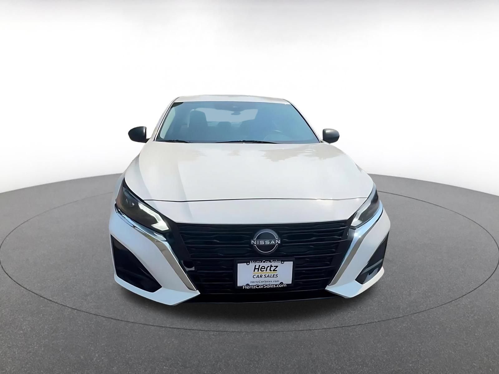 Used 2025 Nissan Altima 2.5 SV FWD image 4
