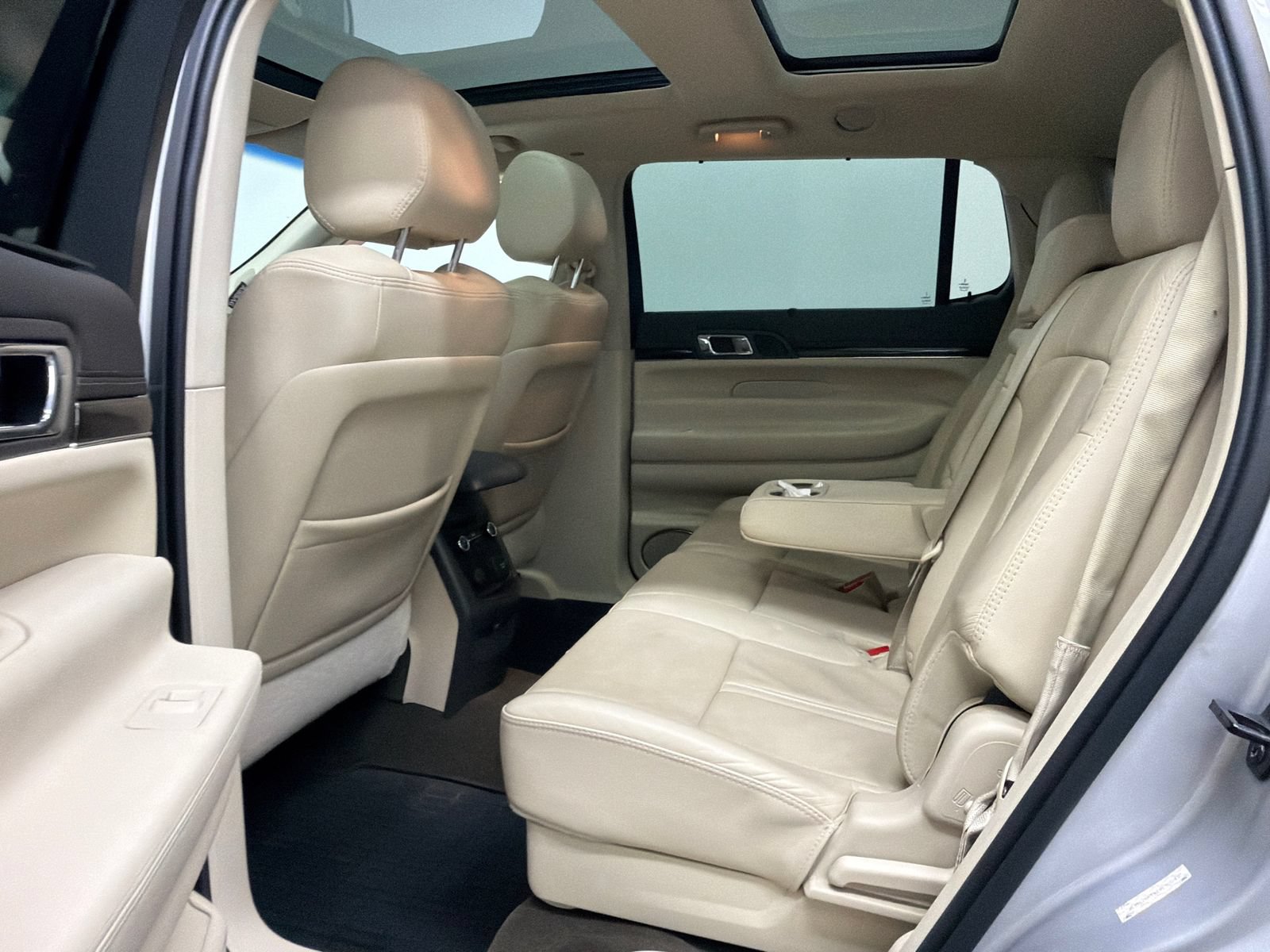 Used 2014 Lincoln MKT AWD w/ Equipment Group 201A image 19