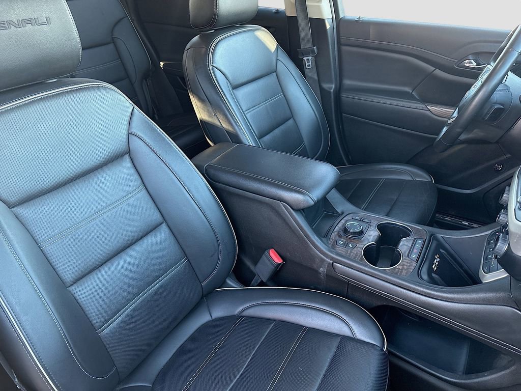 Used 2023 GMC Acadia Denali w/ Black Diamond Edition image 31