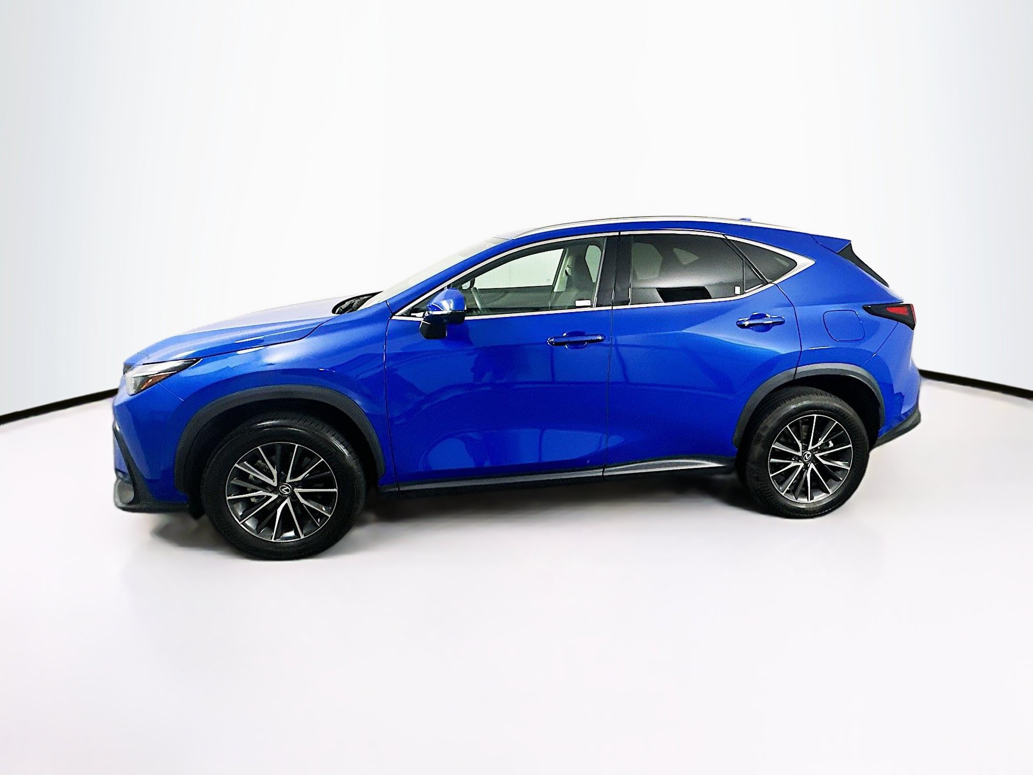 Used 2024 Lexus NX 350 AWD w/ Vision Package image 4