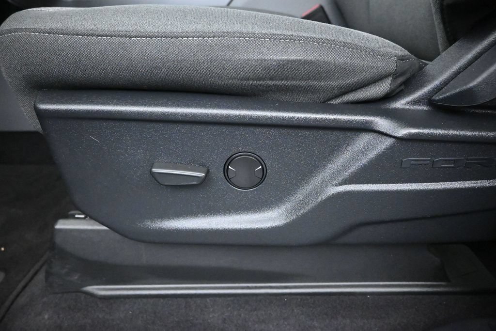 Used 2023 Ford F150 Lightning XLT AWD/4WD image 15