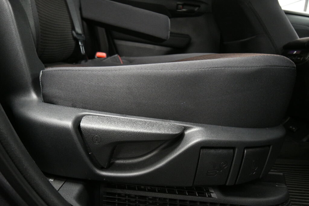 Used 2023 Toyota Highlander LE AWD/4WD image 27