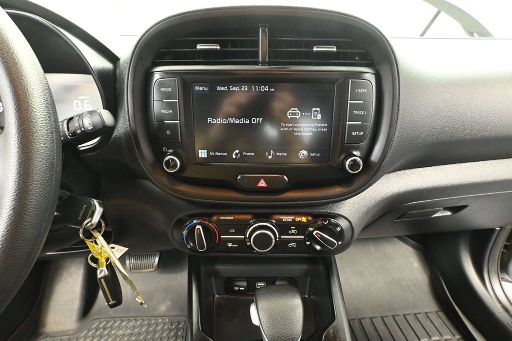 Used 2023 Kia Soul LX w/ LX Technology Package FWD image 25