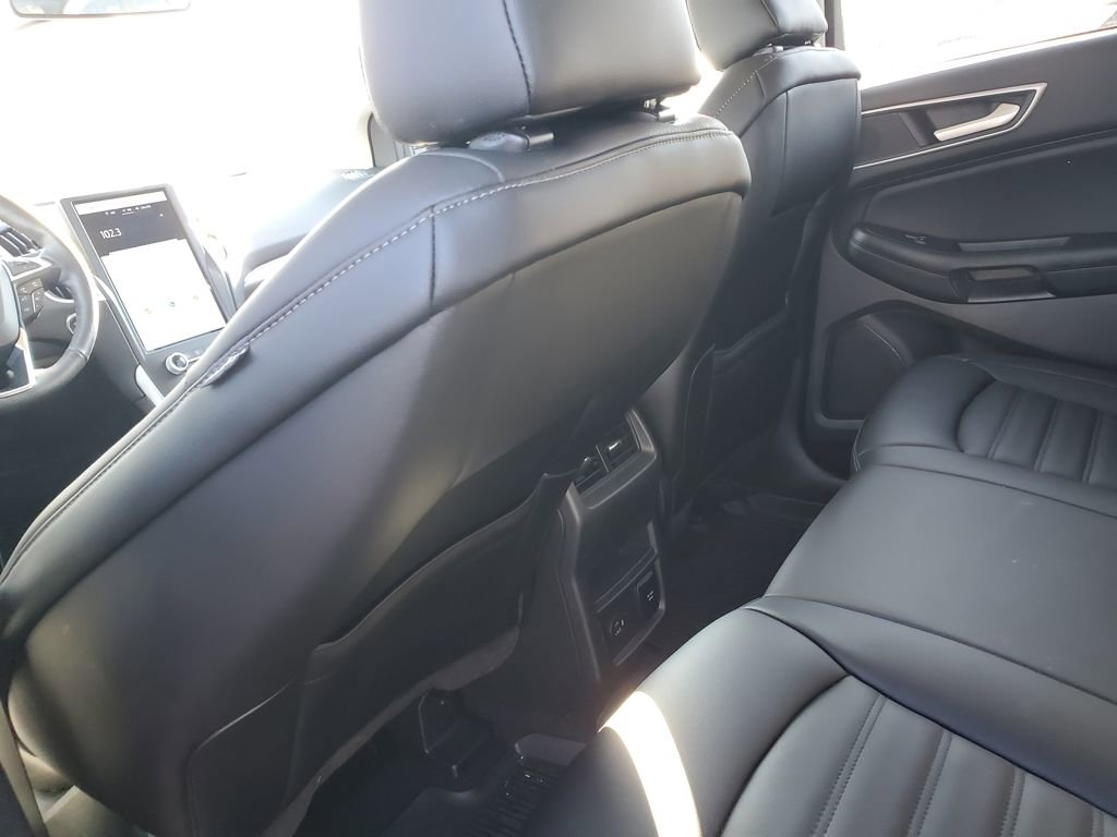 Used 2021 Ford Edge SEL w/ Convenience Package image 11