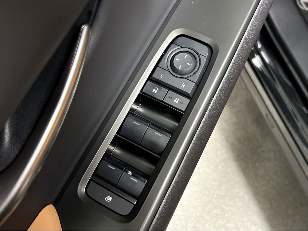 New 2026 Lexus UX 300h AWD image 40