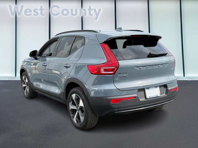 Used 2023 Volvo XC40 B5 Plus w/ Protection Package Premier AWD/4WD image 7