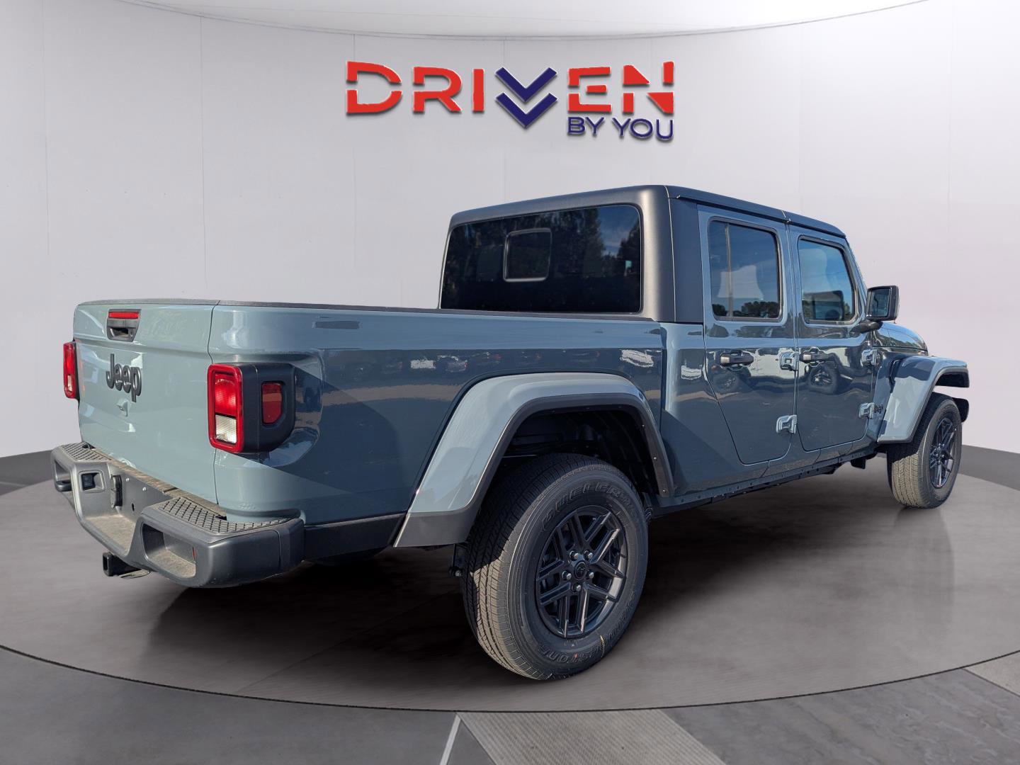 New 2025 Jeep Gladiator Sport image 9