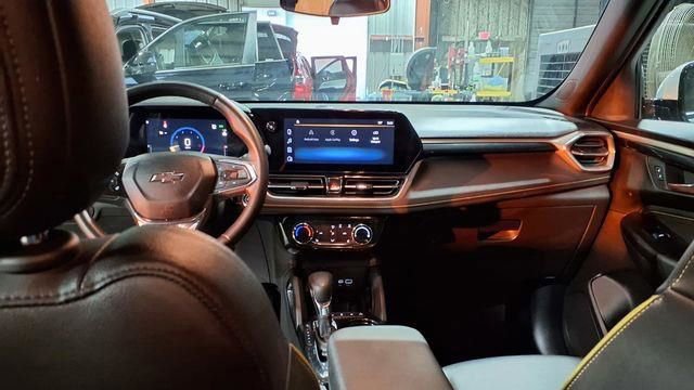 Used 2025 Chevrolet TrailBlazer ACTIV image 30