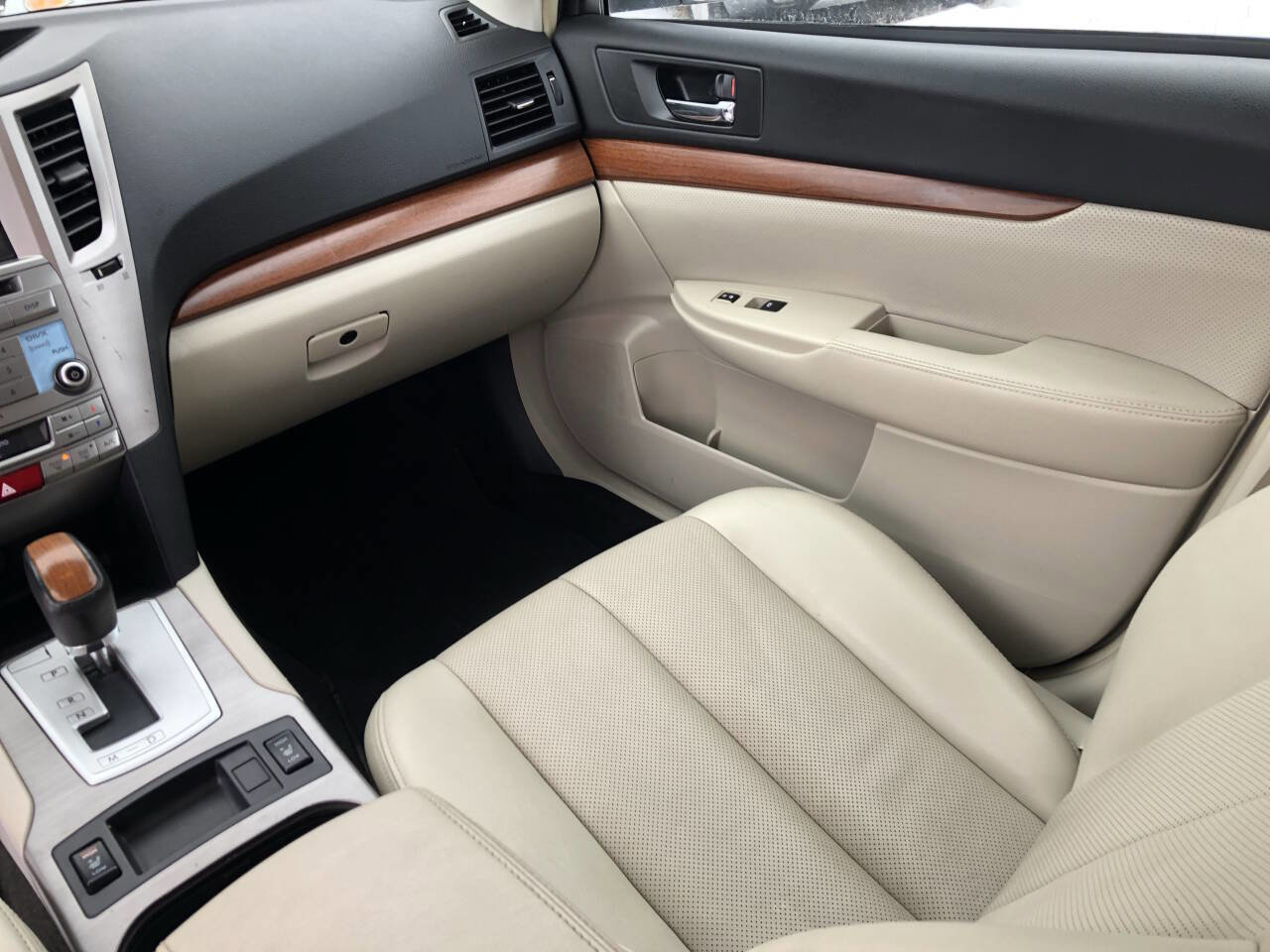 Used 2014 Subaru Outback 2.5i Limited image 9