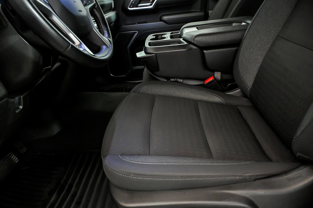 Used 2025 Chevrolet Silverado 1500 LT image 12