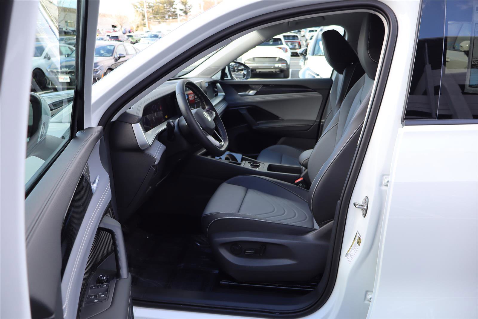 New 2026 Volkswagen Tiguan SE image 13