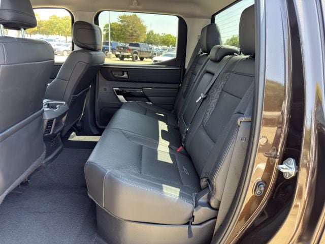 Used 2024 Toyota Tundra Limited AWD/4WD image 28