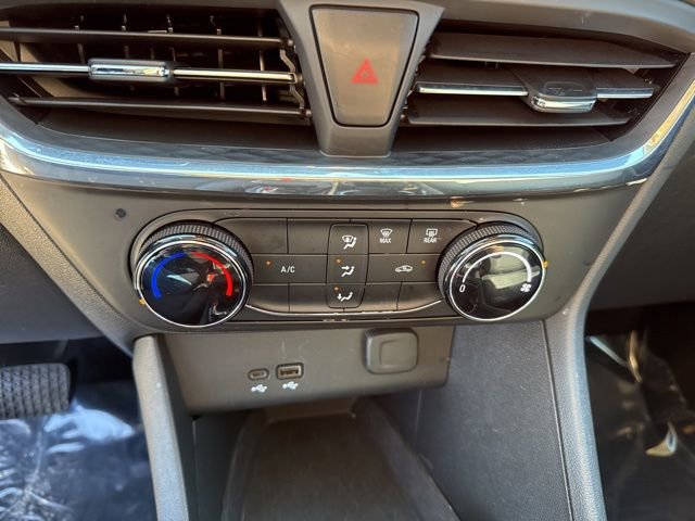 Used 2025 Buick Encore GX Preferred image 26