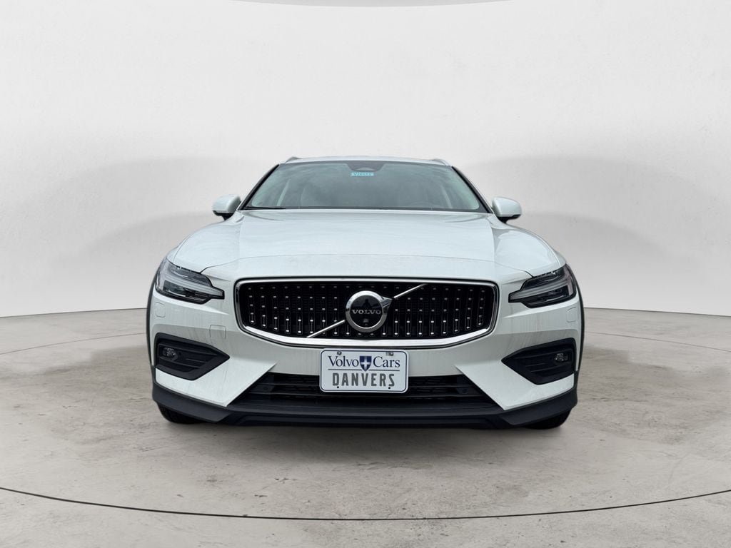 New 2026 Volvo V60 B5 Cross Country Plus w/ Climate Package AWD/4WD image 28