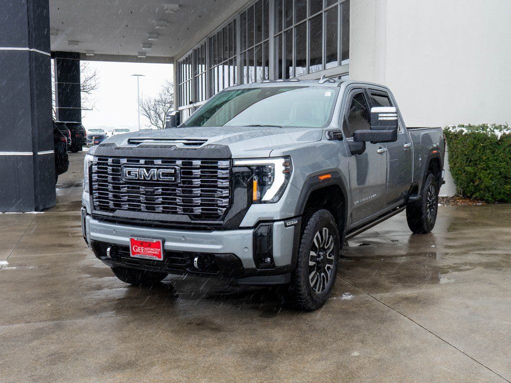 Used 2025 GMC Sierra 2500 Denali Ultimate image 3