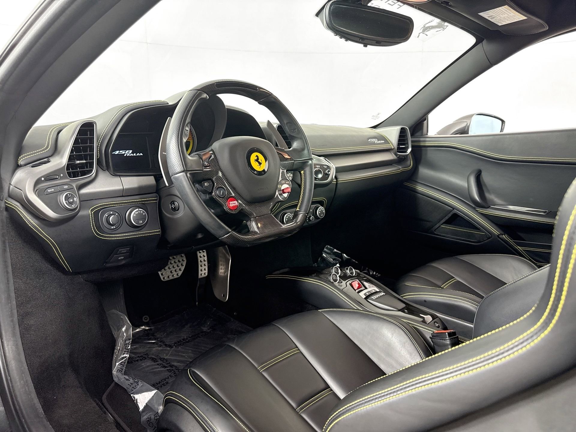 Certified 2013 Ferrari 458 Italia Coupe RWD image 18