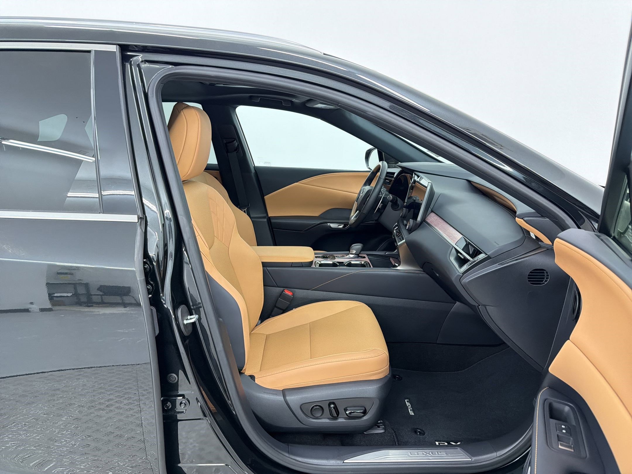 Certified 2025 Lexus RX 350 Premium w/ Accessory Package (Z1) image 30