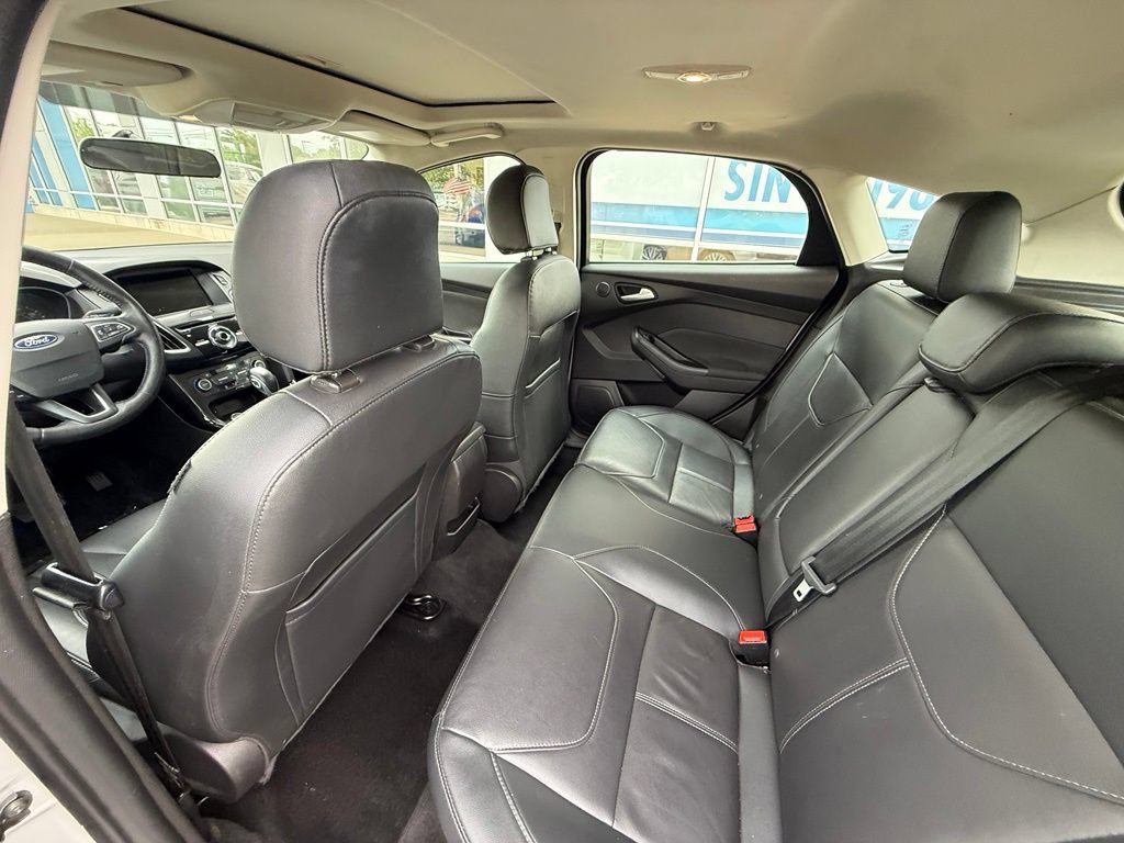 Used 2017 Ford Focus Titanium FWD image 28