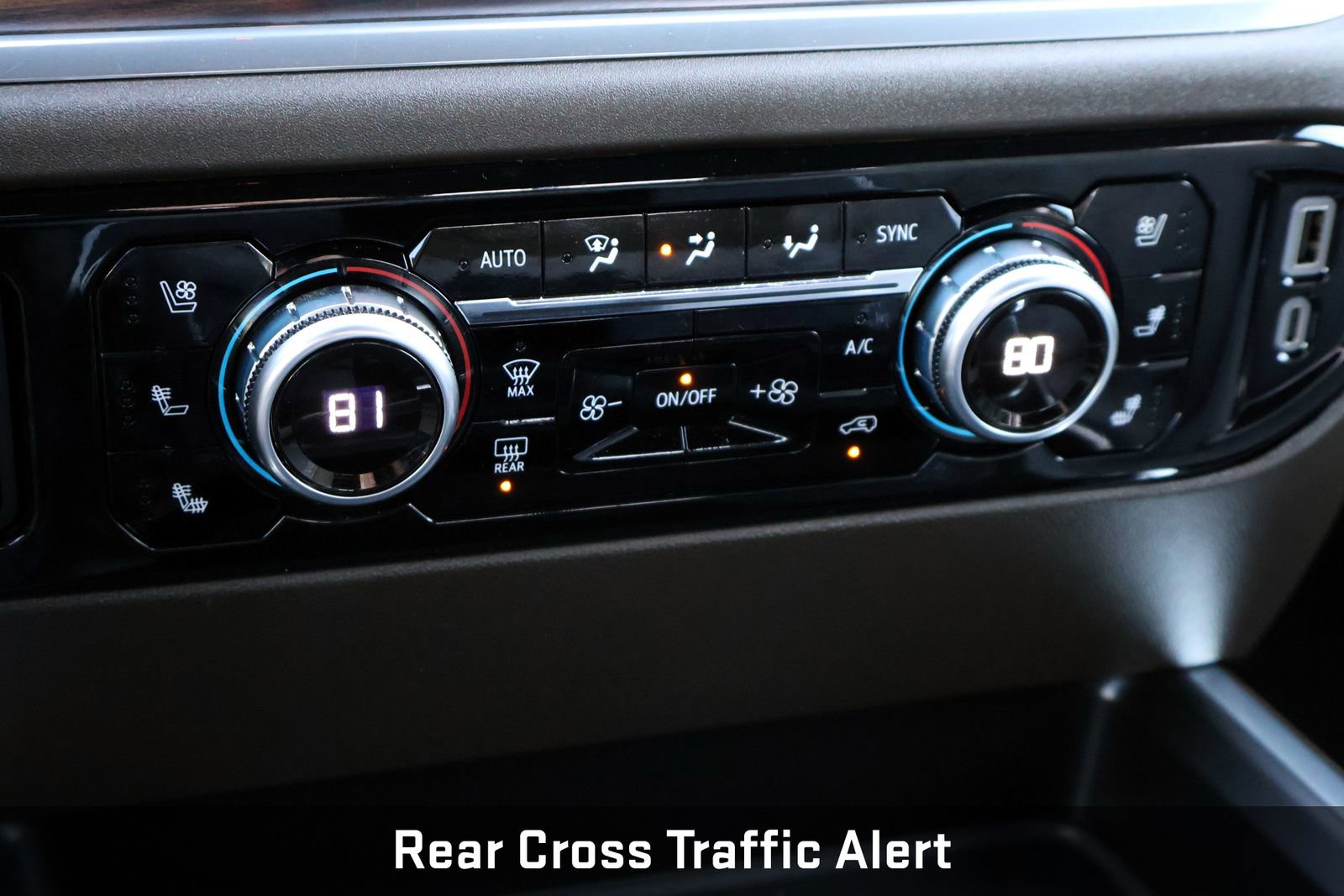 Used 2025 GMC Sierra 2500 SLT w/ Texas SLT Premium Package image 37