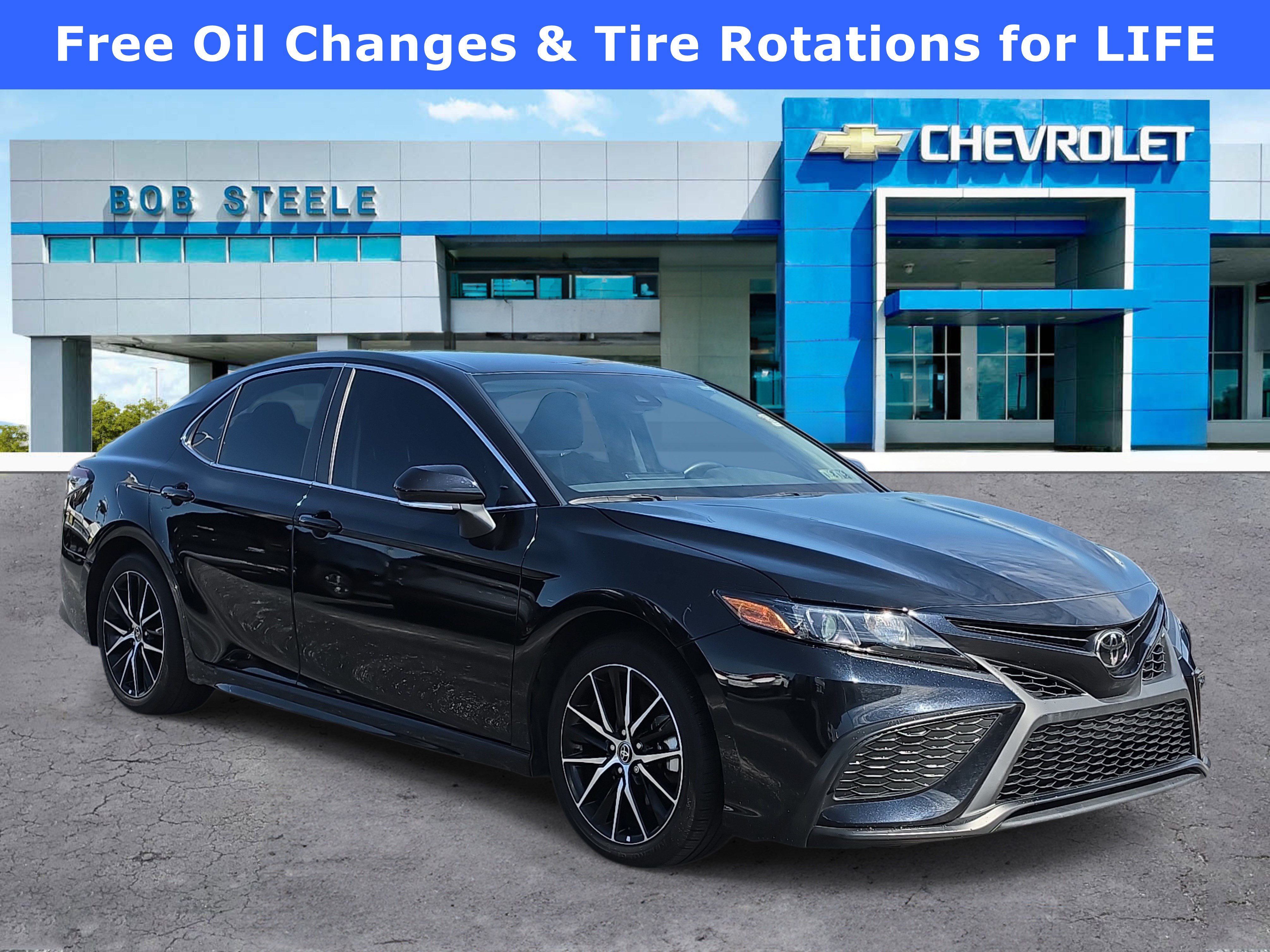 Used 2024 Toyota Camry SE FWD image 1