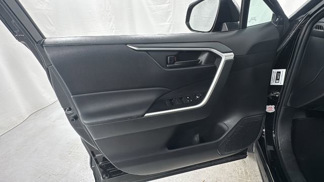 Used 2024 Toyota RAV4 LE image 18