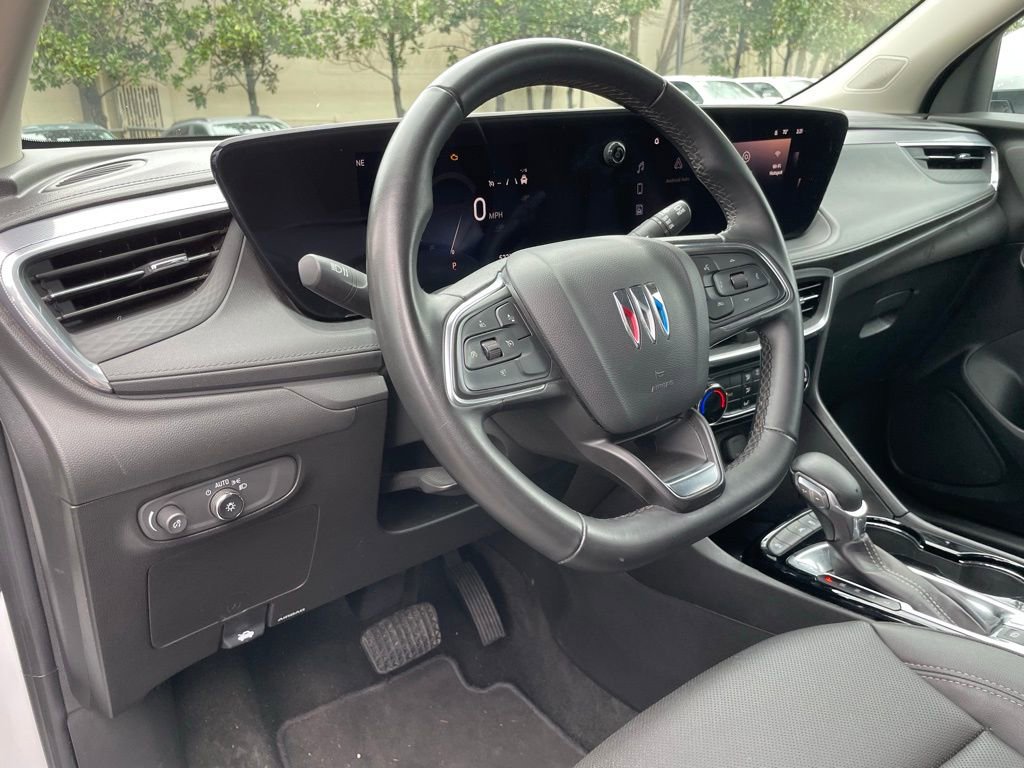 Used 2024 Buick Encore GX Sport Touring image 10