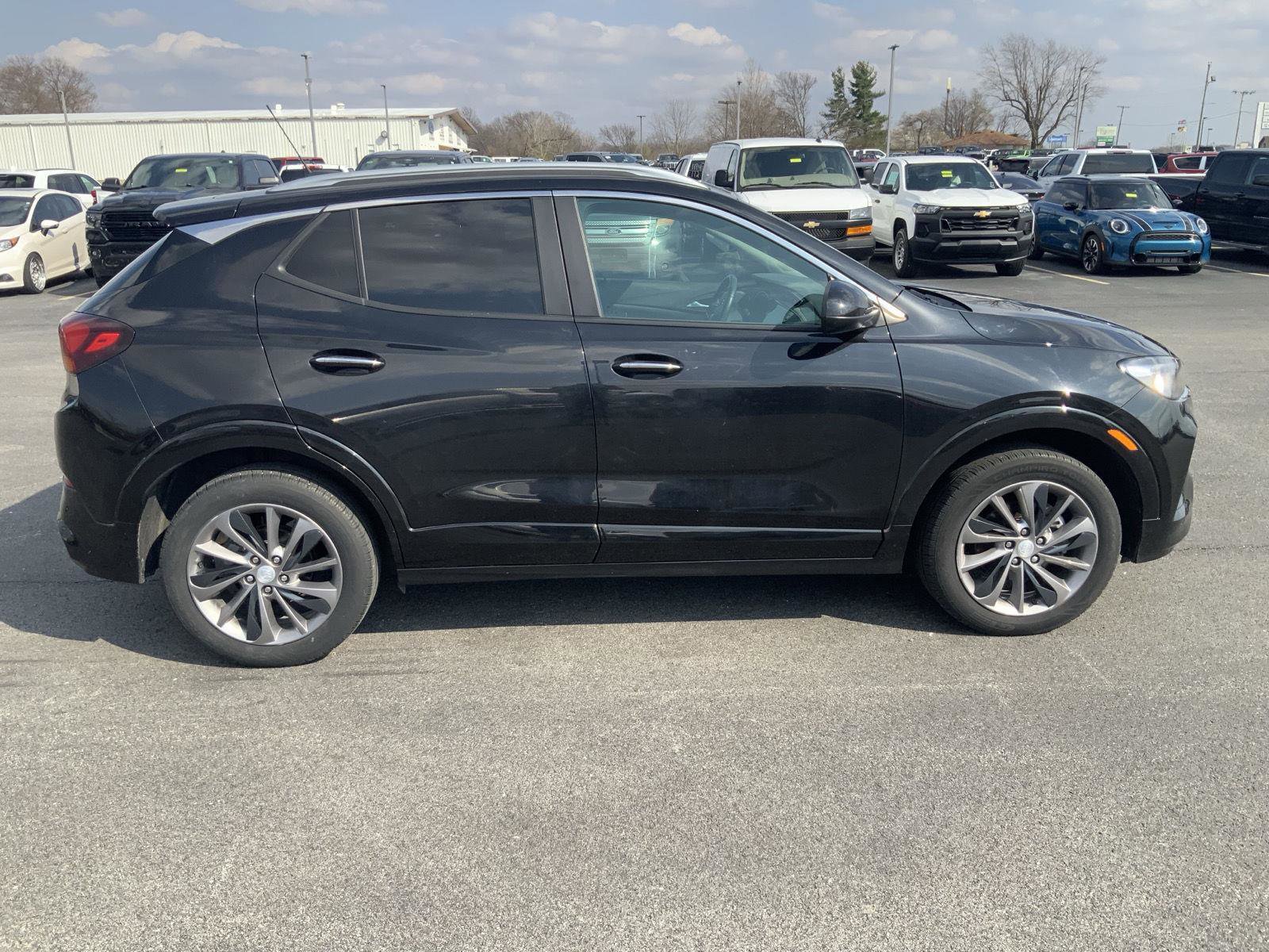 Used 2022 Buick Encore GX Select w/ Sport Touring Package AWD/4WD image 13