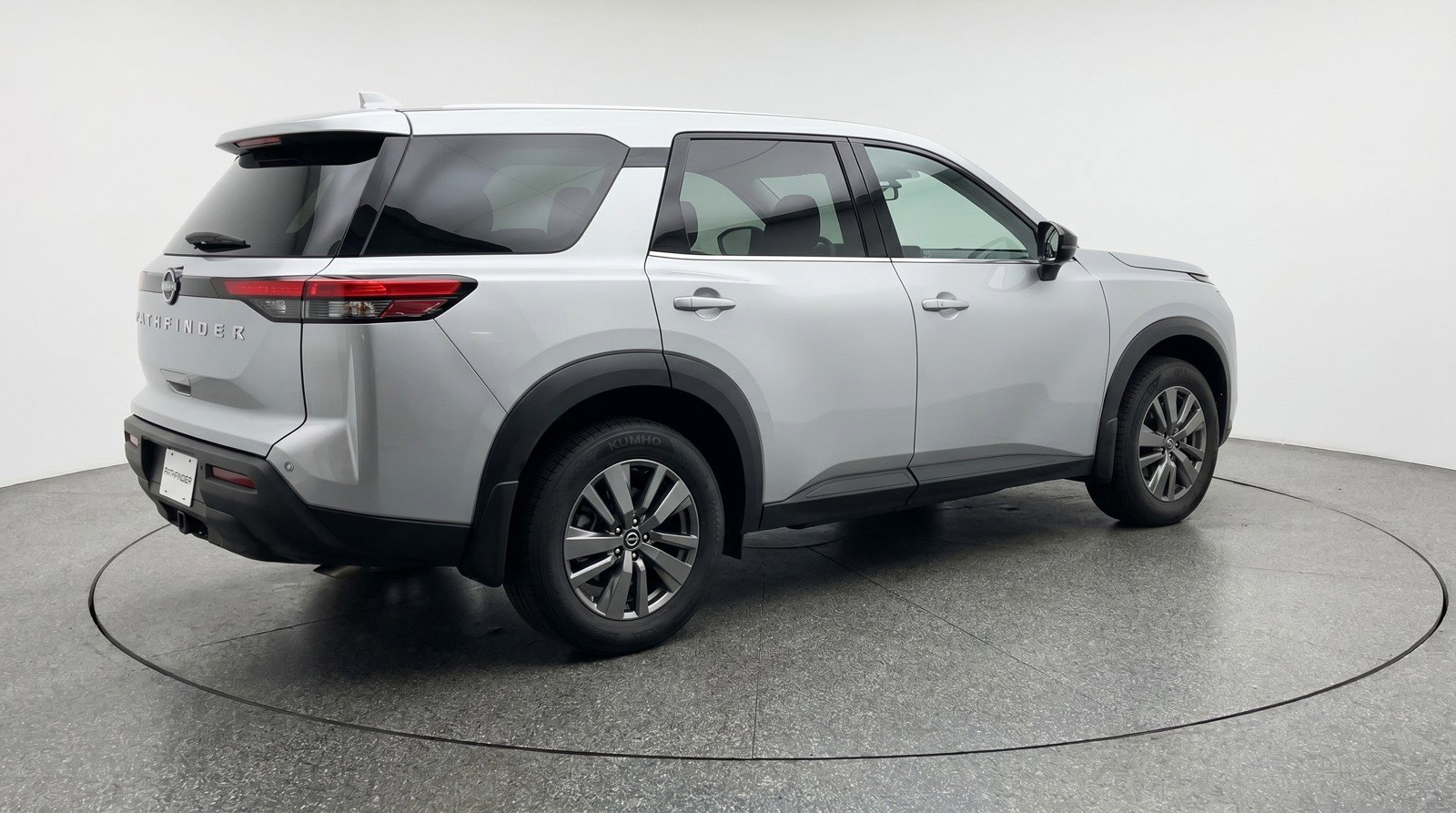 Used 2025 Nissan Pathfinder SV FWD image 9