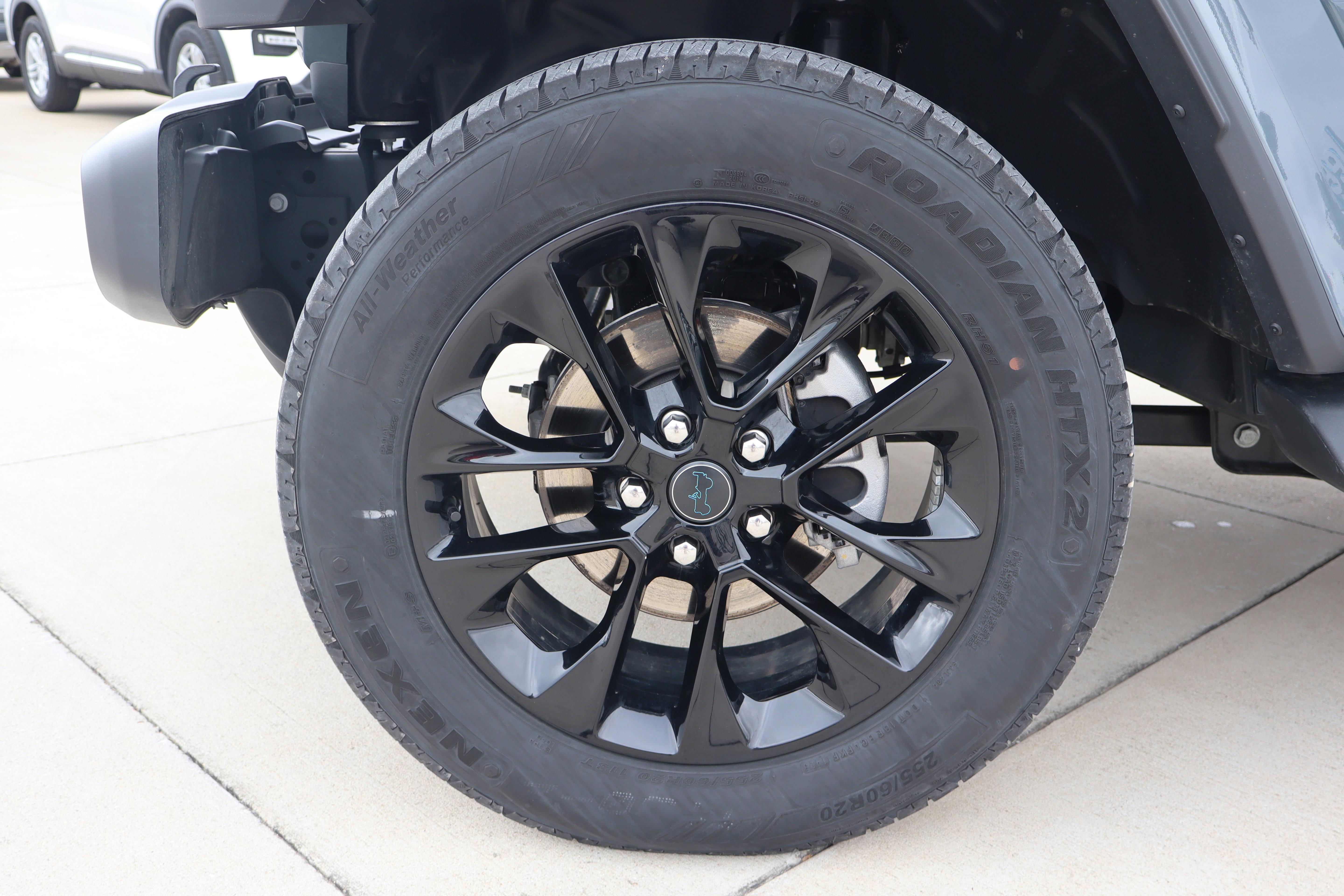 Used 2025 Jeep Wrangler Sahara image 14