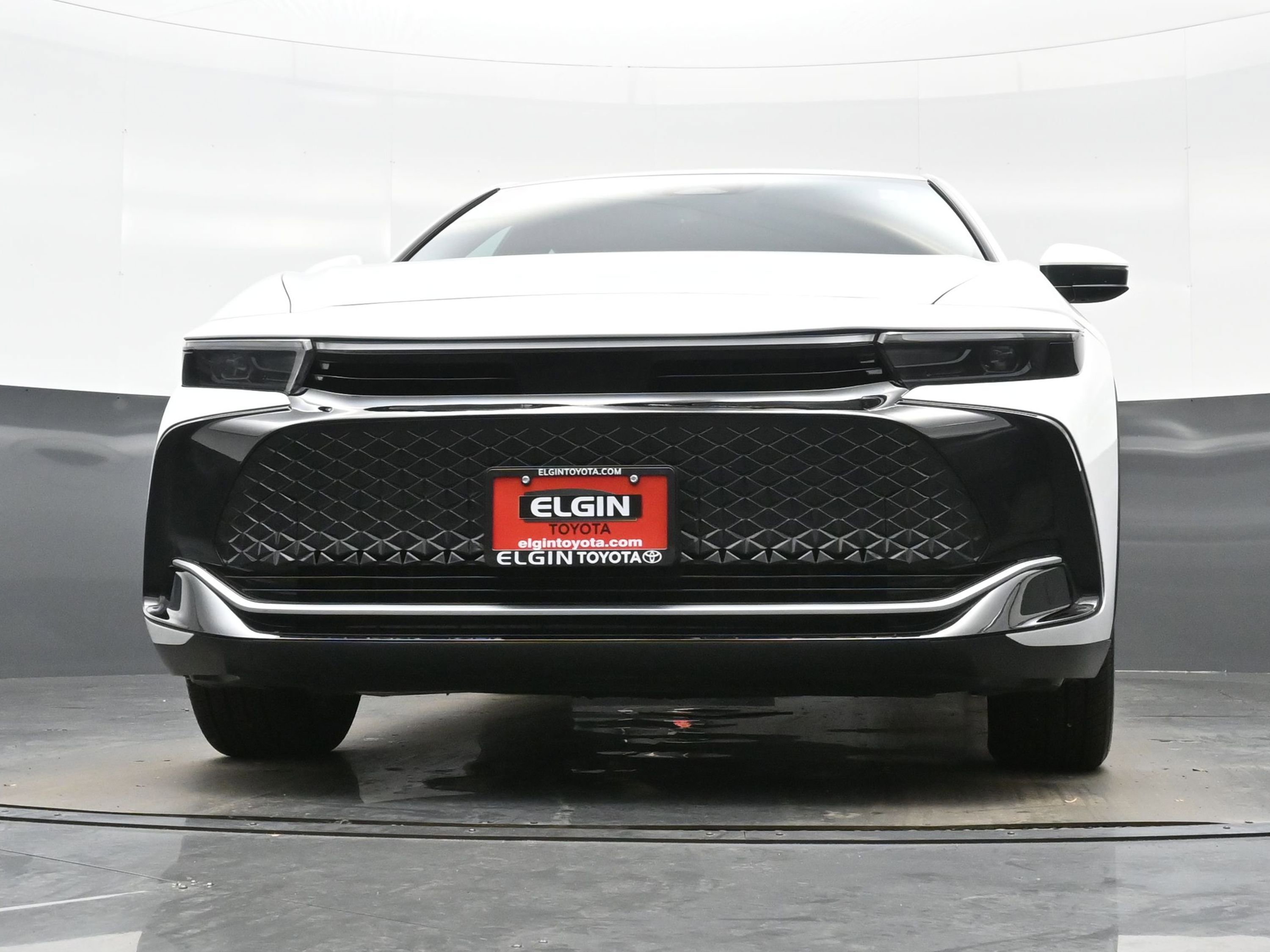 Used 2024 Toyota Crown XLE AWD/4WD image 27