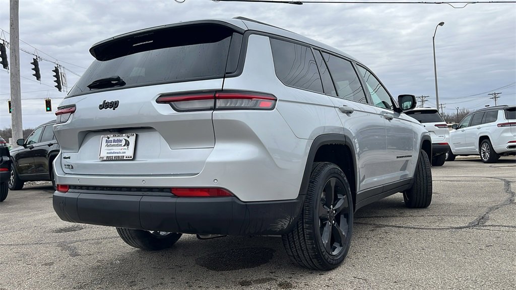 New 2025 Jeep Grand Cherokee L Altitude image 3
