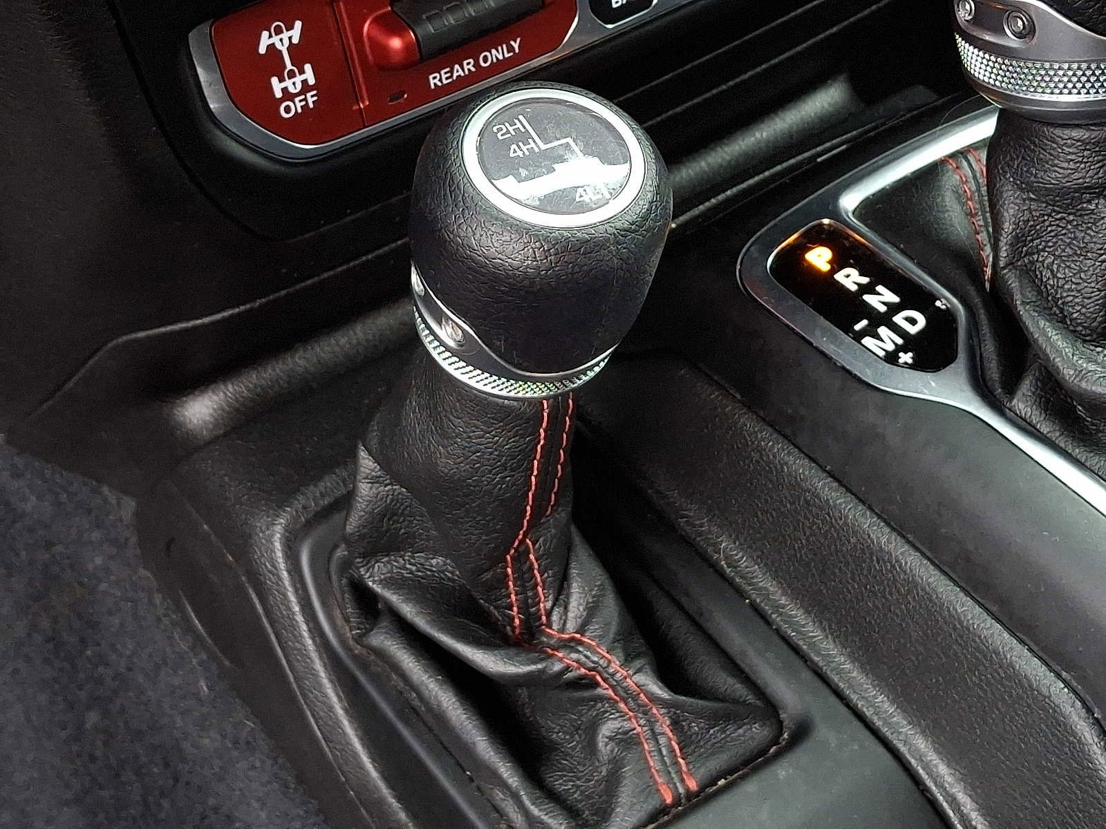 Used 2022 Jeep Wrangler Unlimited Rubicon w/ Cold Weather Group image 25