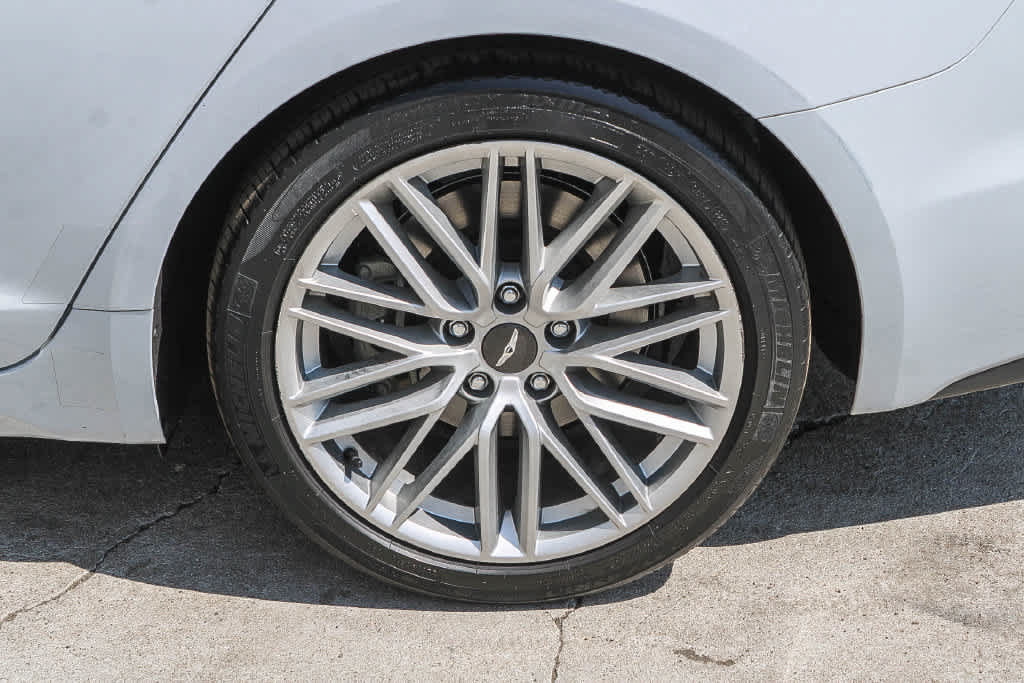 Used 2020 Genesis G70 2.0T RWD image 2