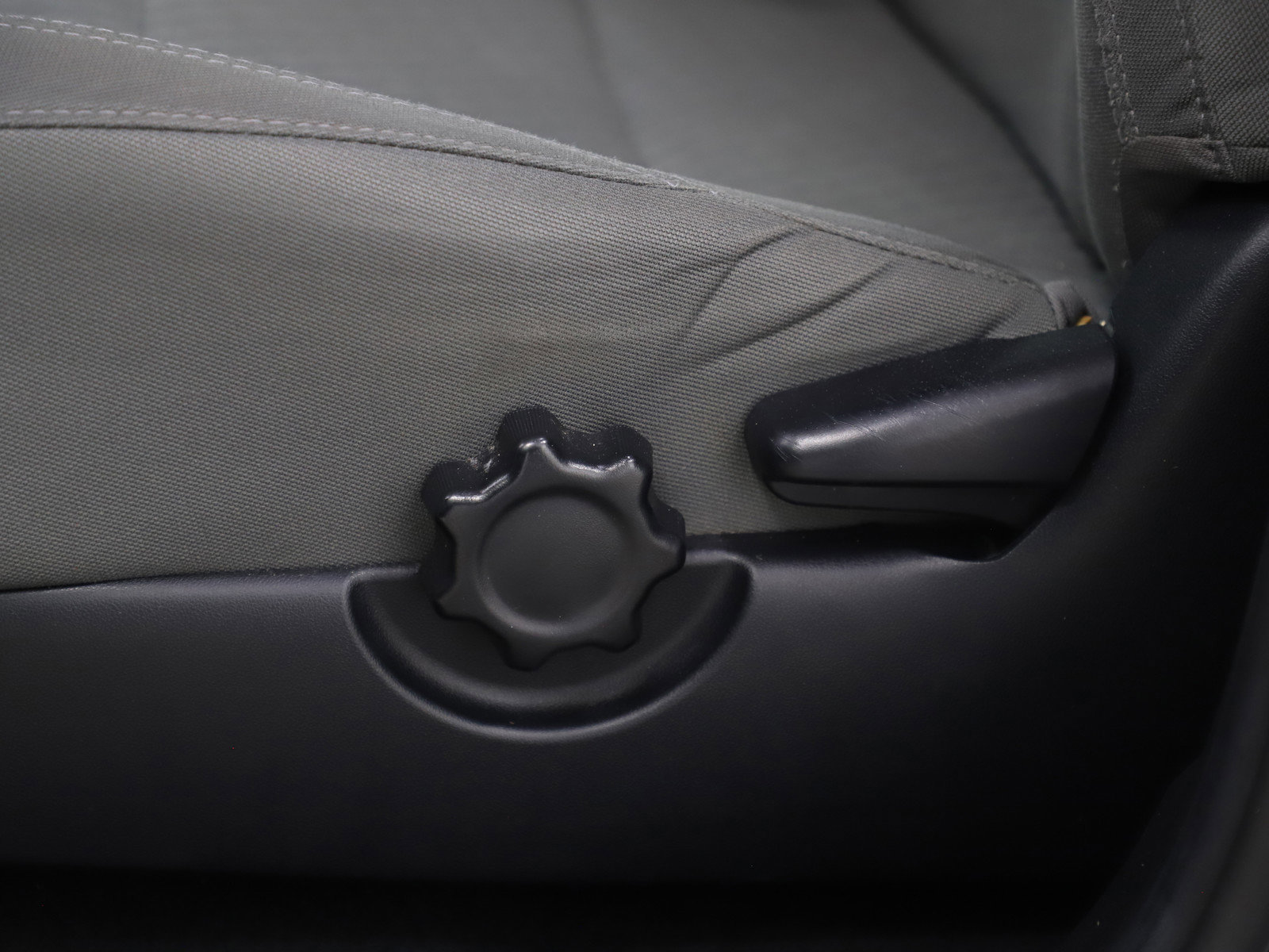 Used 2022 Toyota Tacoma SR image 27