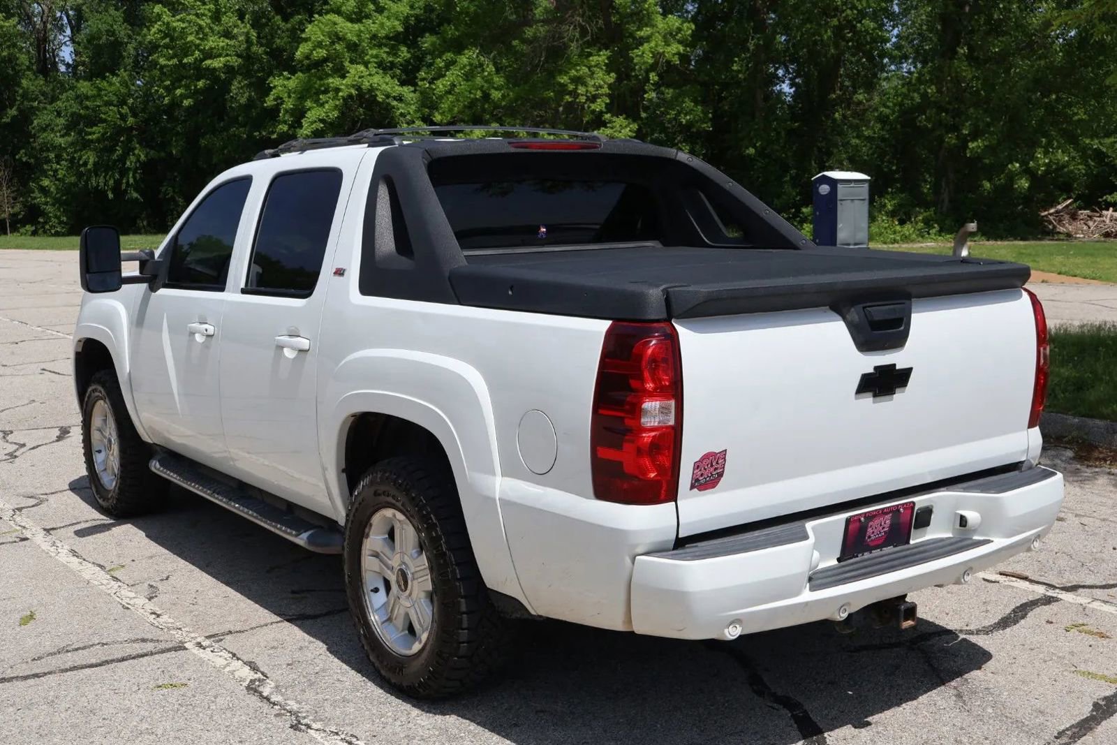Used 2012 Chevrolet Avalanche LT w/ Suspension Package, Off-Road AWD/4WD image 8