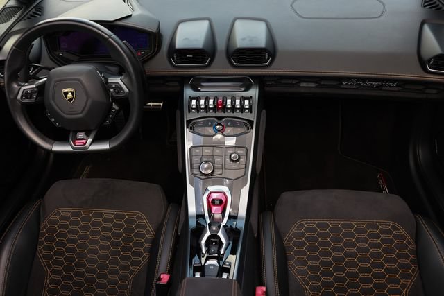 Used 2019 Lamborghini Huracan LP 580-2 RWD image 17