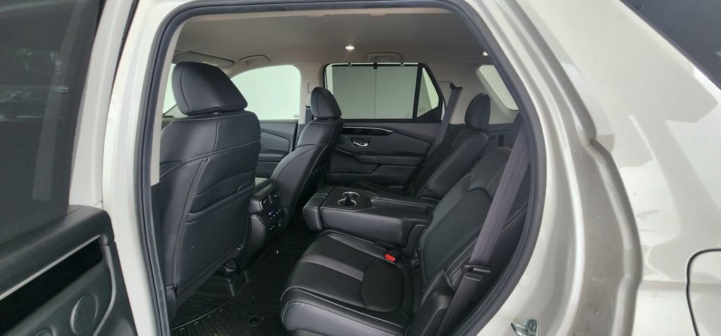 Used 2025 Honda Pilot EX-L image 12