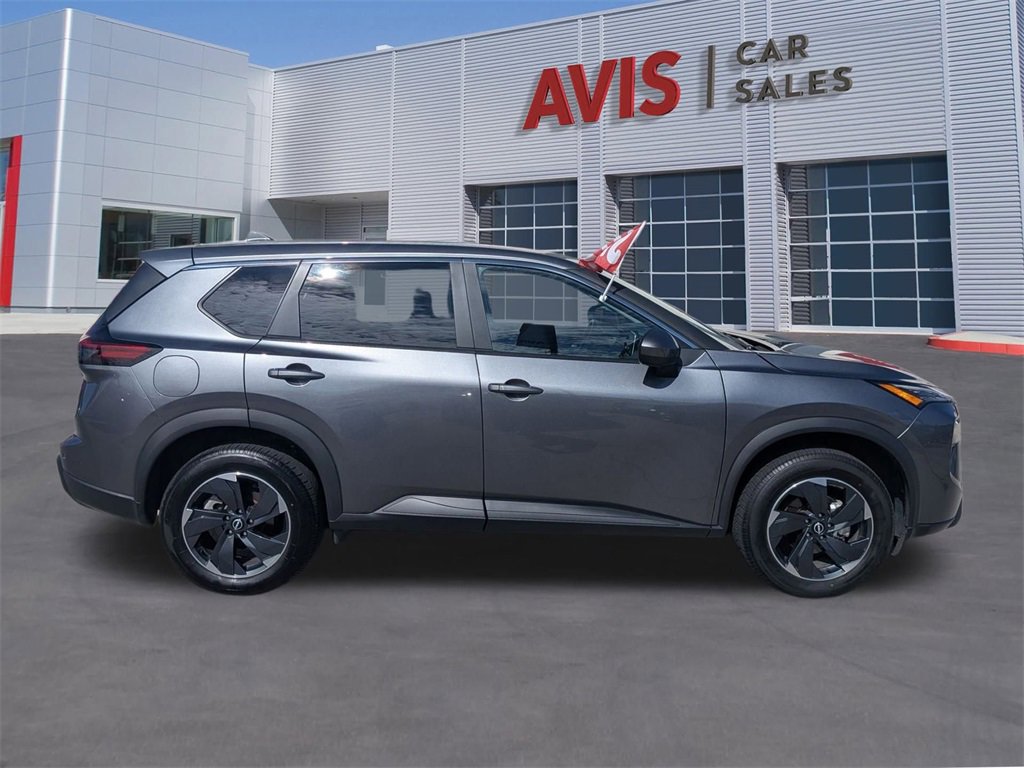Used 2024 Nissan Rogue SV image 5