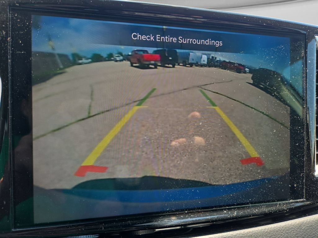 Used 2024 Chrysler Pacifica Touring-L FWD image 29