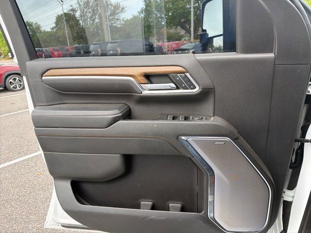 Used 2024 Chevrolet Silverado 2500 High Country w/ High Country Premium Package image 8