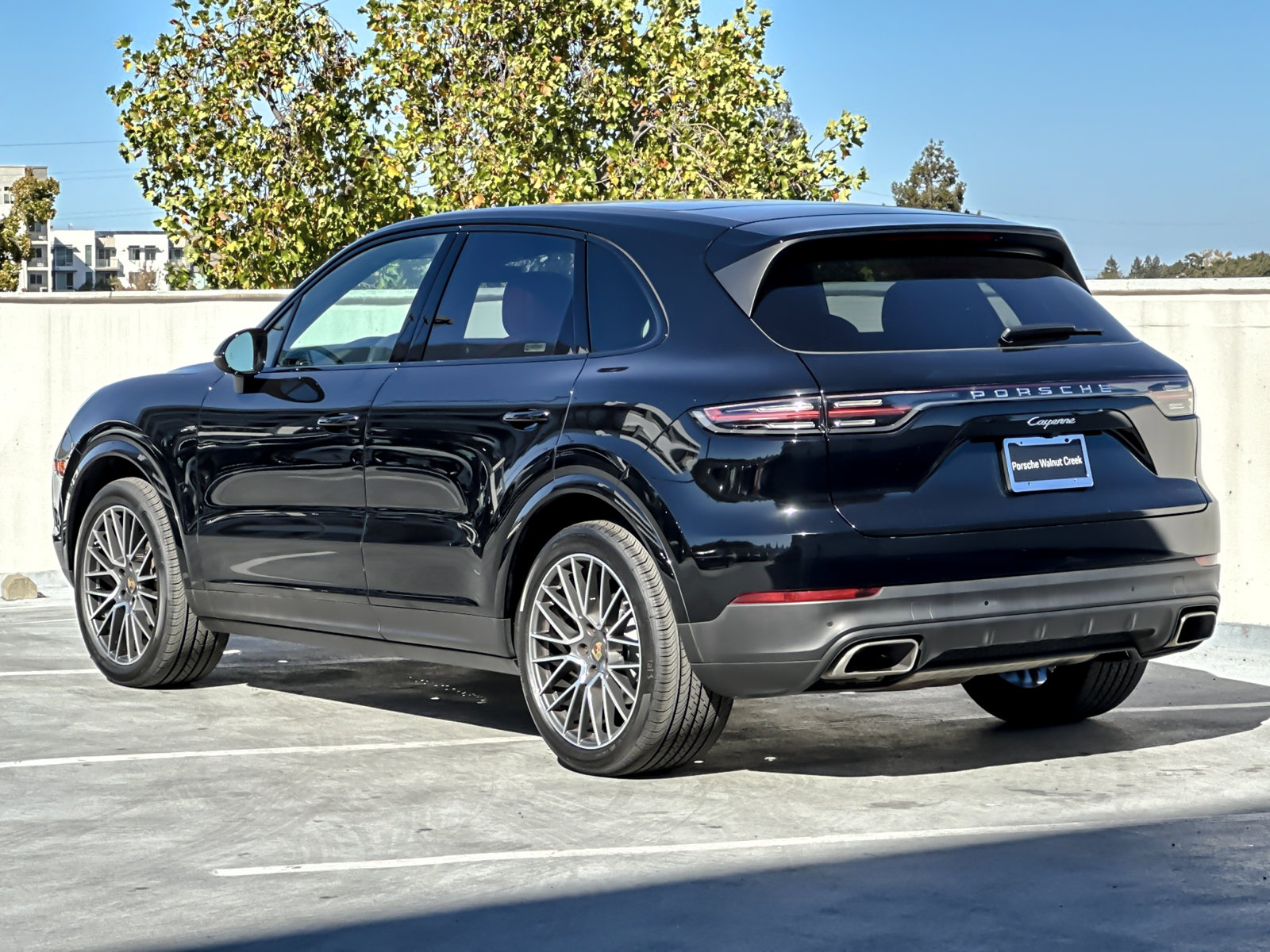 Certified 2023 Porsche Cayenne AWD/4WD image 4