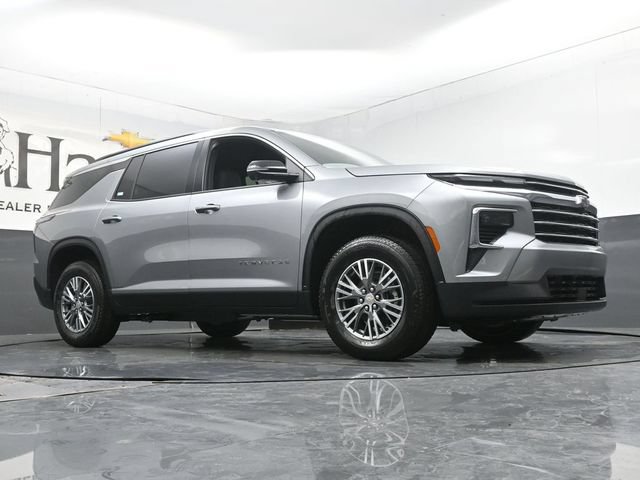 New 2026 Chevrolet Traverse LT w/ Driver Confidence Package FWD image 2