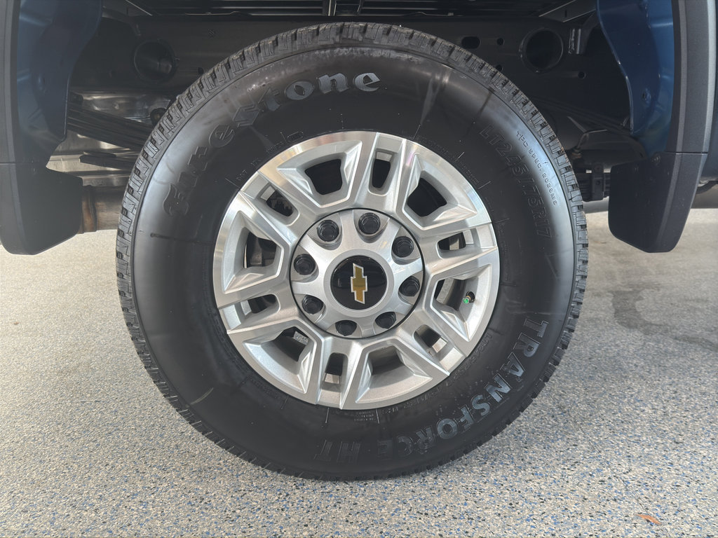 Used 2025 Chevrolet Silverado 2500 LT w/ Safety Package image 32