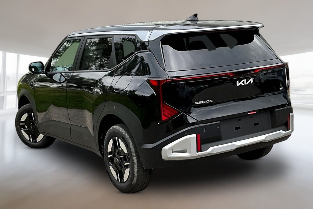 New 2027 Kia Seltos LX AWD/4WD image 3