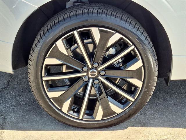 Used 2026 Volvo XC60 T8 Ultra w/ Protection Package Premier AWD/4WD image 9