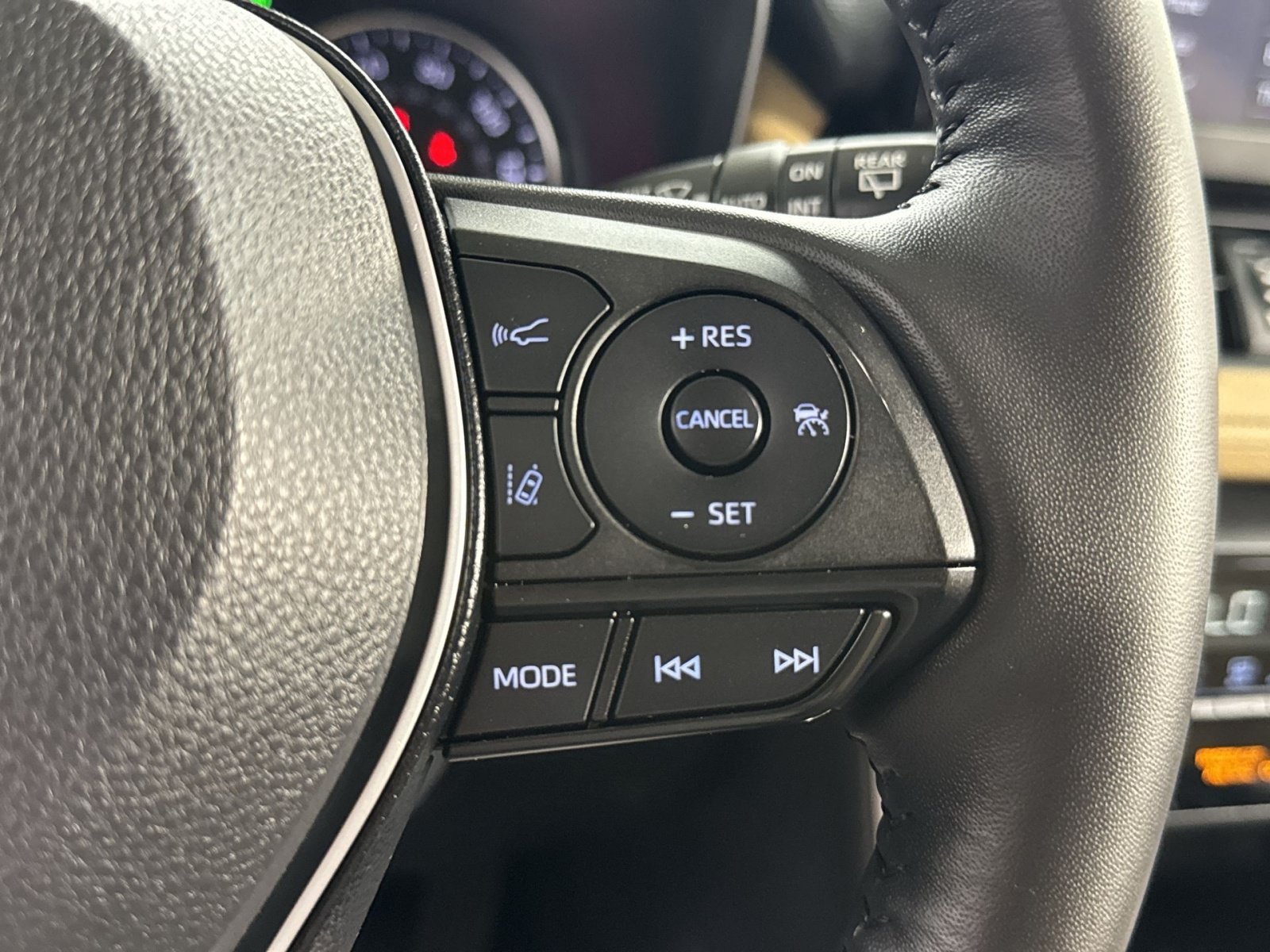 Used 2022 Toyota RAV4 XLE Premium AWD/4WD image 44