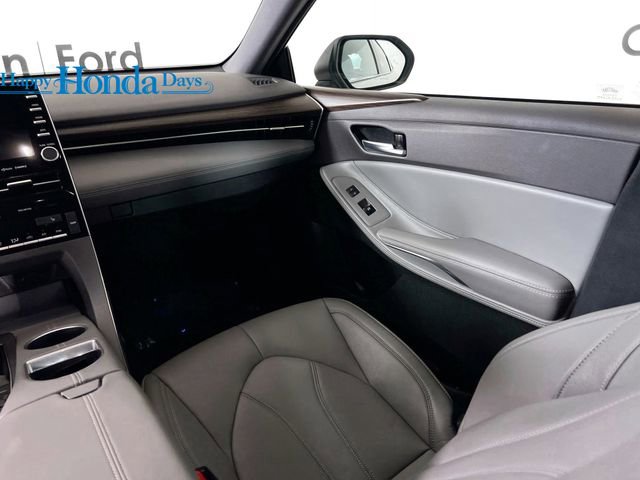 Used 2019 Toyota Avalon XLE image 30